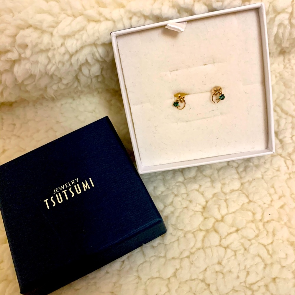 10k solid gold emerald stud earrings